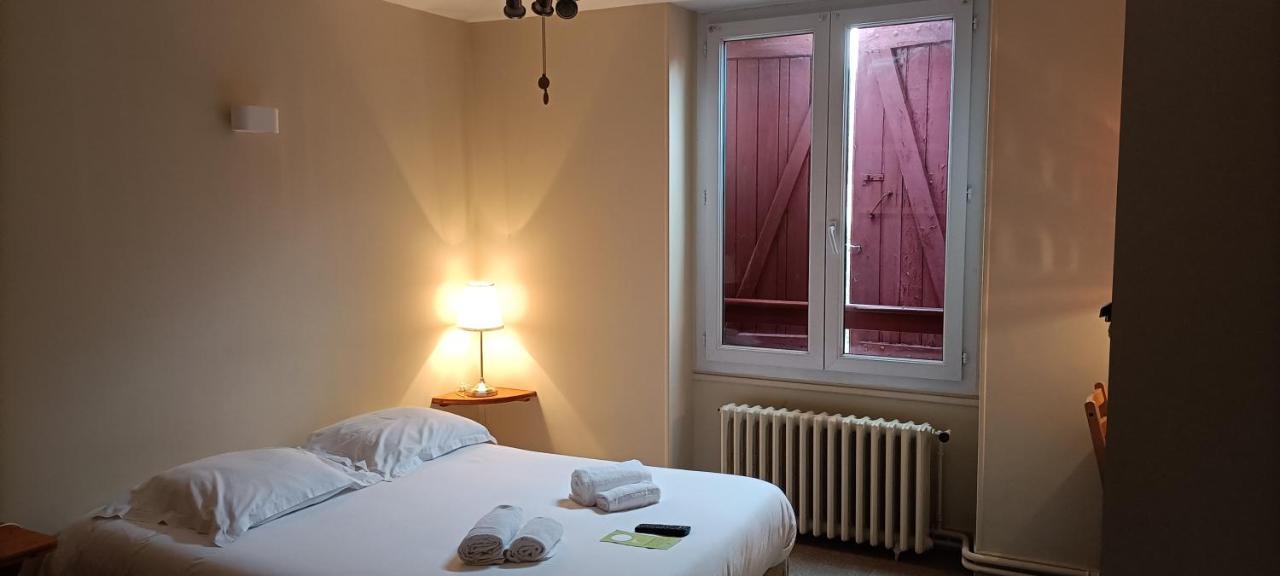 Logis Hotel Grangier Saint-Sozy Exteriör bild